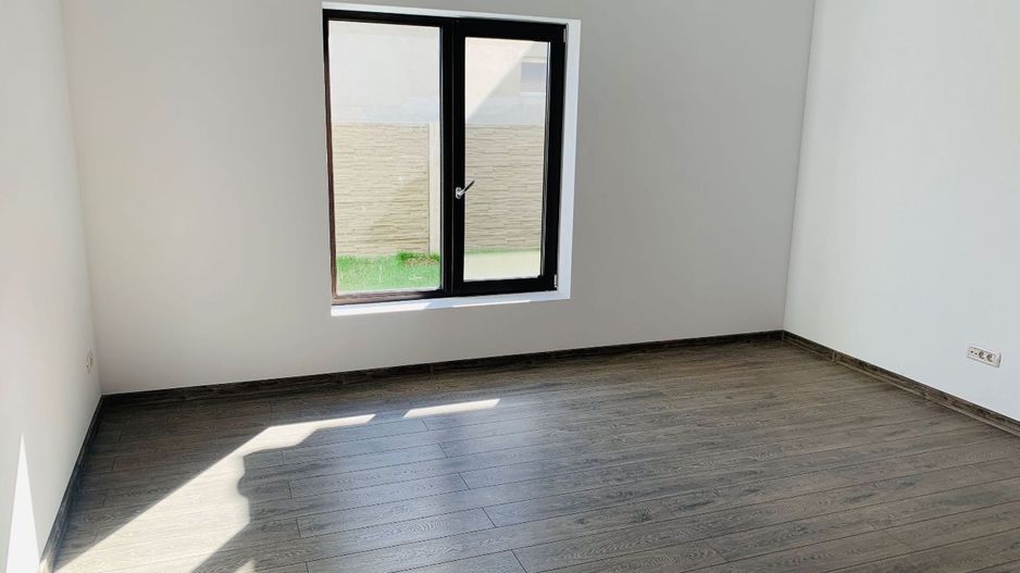 Casa Parter Sanmihaiul Roman,4 Camere,2 Bai,Terasa Acoperita,Toate Utilitatile - Poză 4