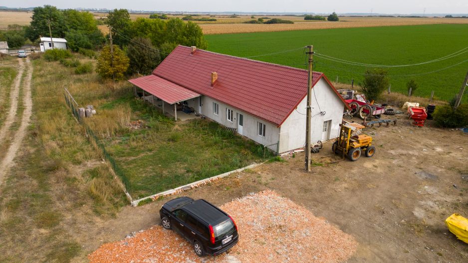 Casă cu teren 13 418 mp intravilan - Poză 6