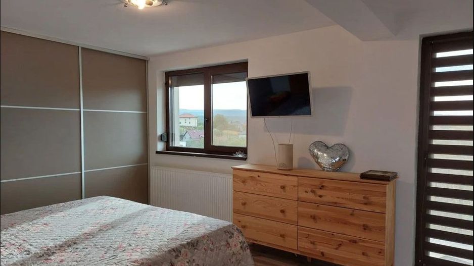 Casa cu 4 camere | Dezmir | Parcare Proprie - Poză 4