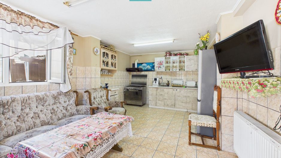 Casă cu 4 camere în Pârneava - Poză 5
