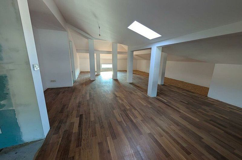 Casă Spațioasă 242 mp Utili și 600 mp Teren – Dragomirești-Deal - Poză 23