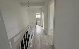 Duplex cu 4 camere in Mosnita Noua zona castel - Poză 2