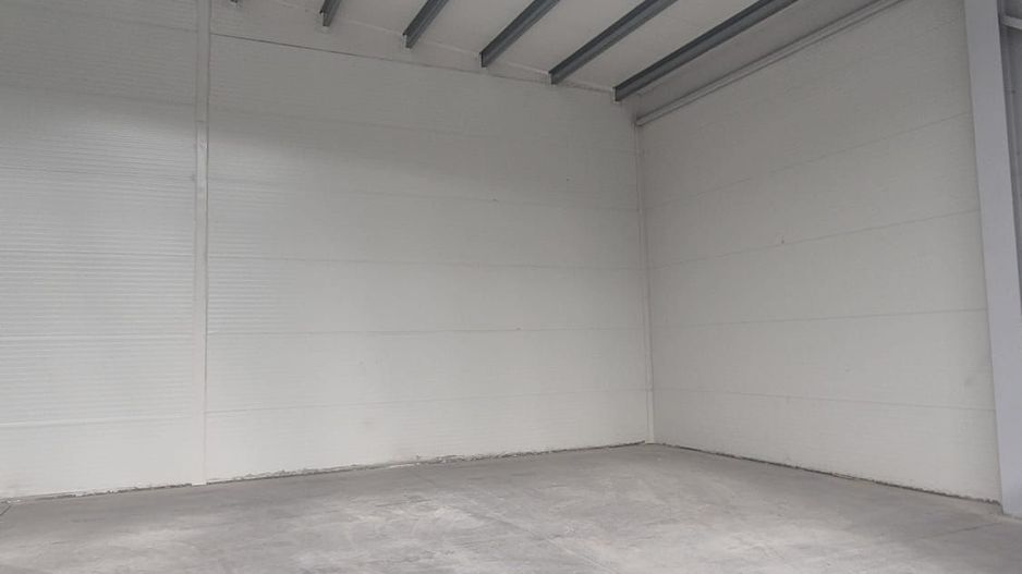 HALA DE VANZARE - Poză 7