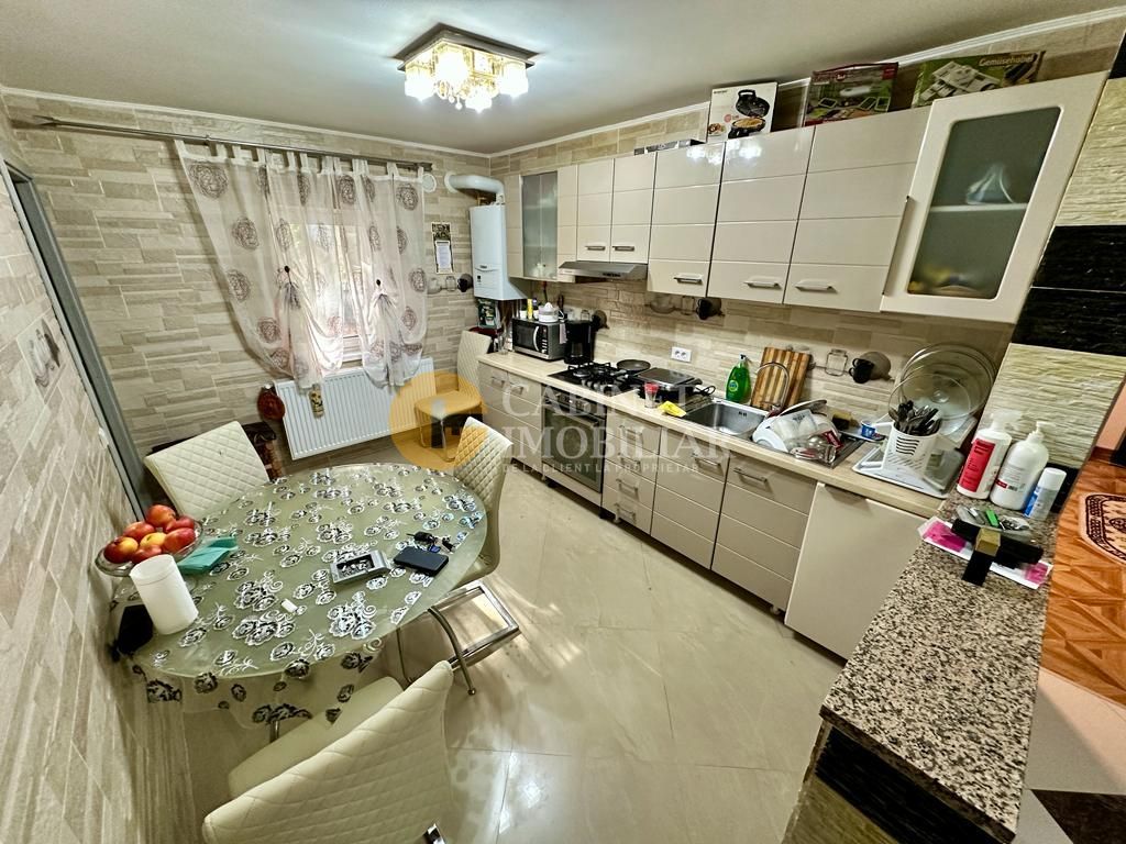 Apartament cu 4 Camere Decomandat - Parter Inalt - Zona Nicolina-Frumoasa - Poză 4