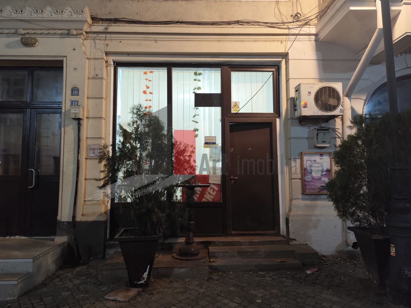 Spatiu in Centrul Vechi, acces din Calea Victoriei - Poză 2