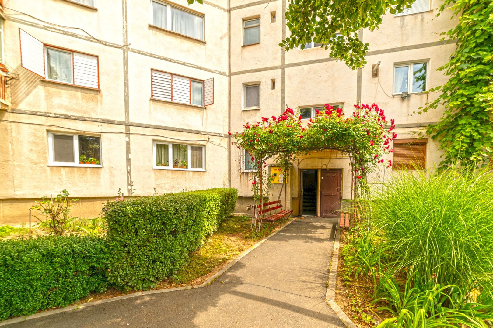 Apartament spațios în zona Banu Mărăcine - Poză 8