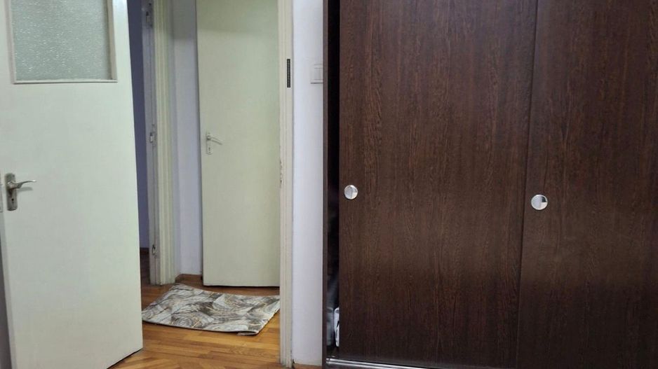 AP. 2 CAMERE 1 MAI, BUCATARIE INCHISA, BLOC REABILITAT, MOBILAT/UTILAT - Poză 3