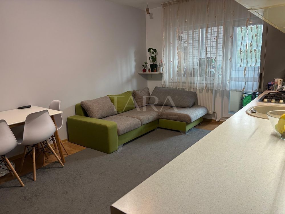 Apartament cu 3 camere, etaj intermediar, aproape de Piața Mărăști. - Poză 1