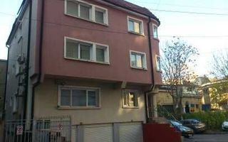 vila cu 3 ap+1 gars- Km.0 -Unirii-Sf. Vineri - Poză 1