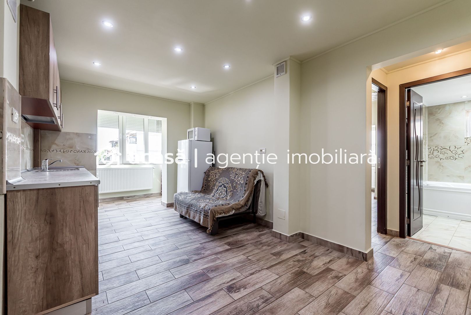 Ap 2 camere decomandat, renovat, 2 balcoane. Cartier Alfa Arad - Poză 10