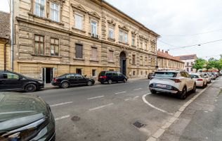 Apartament 2 camere Str. Lucian Blaga, clădire în renovare completa