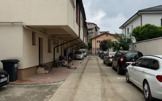 Casă înșiruită complet mobilată + curte+ 2 parcari în complex inchis! - Poză 31
