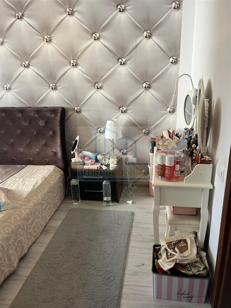 Apartament 3 camere decomandat et 1/4 2 bai loc de parcare inclus in pret - Poză 7