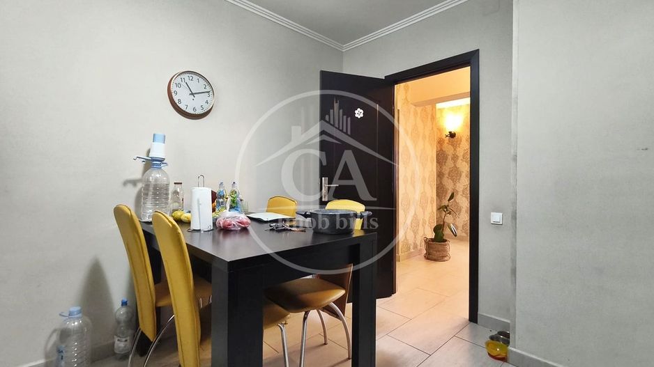 Apartament de vânzare cu 4 camere în zona Decebal, Oradea - Poză 7