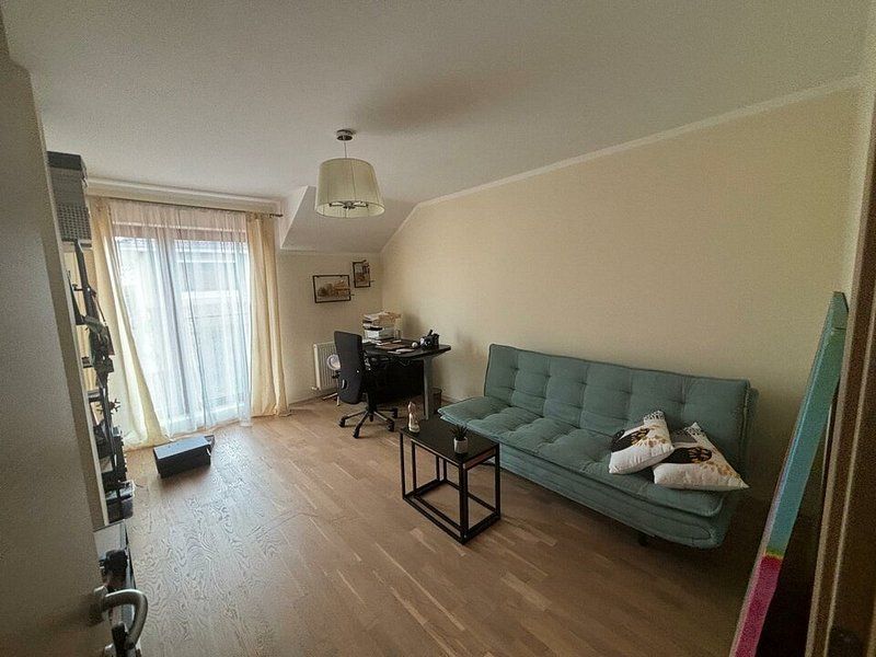 Vilă cu 4 camere de vânzare Dumbravita 144 mp - Poză 5