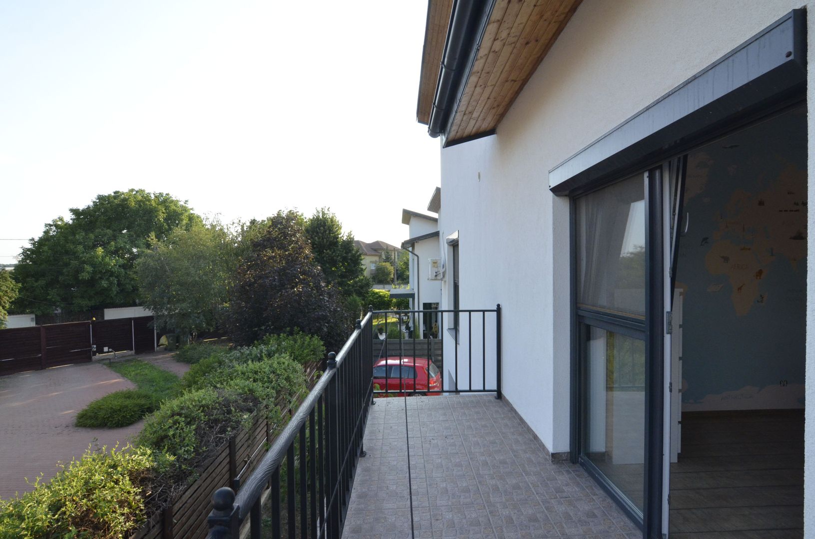 Inchiriem vila spatioasa singur in curte zona Tunari - Poză 21