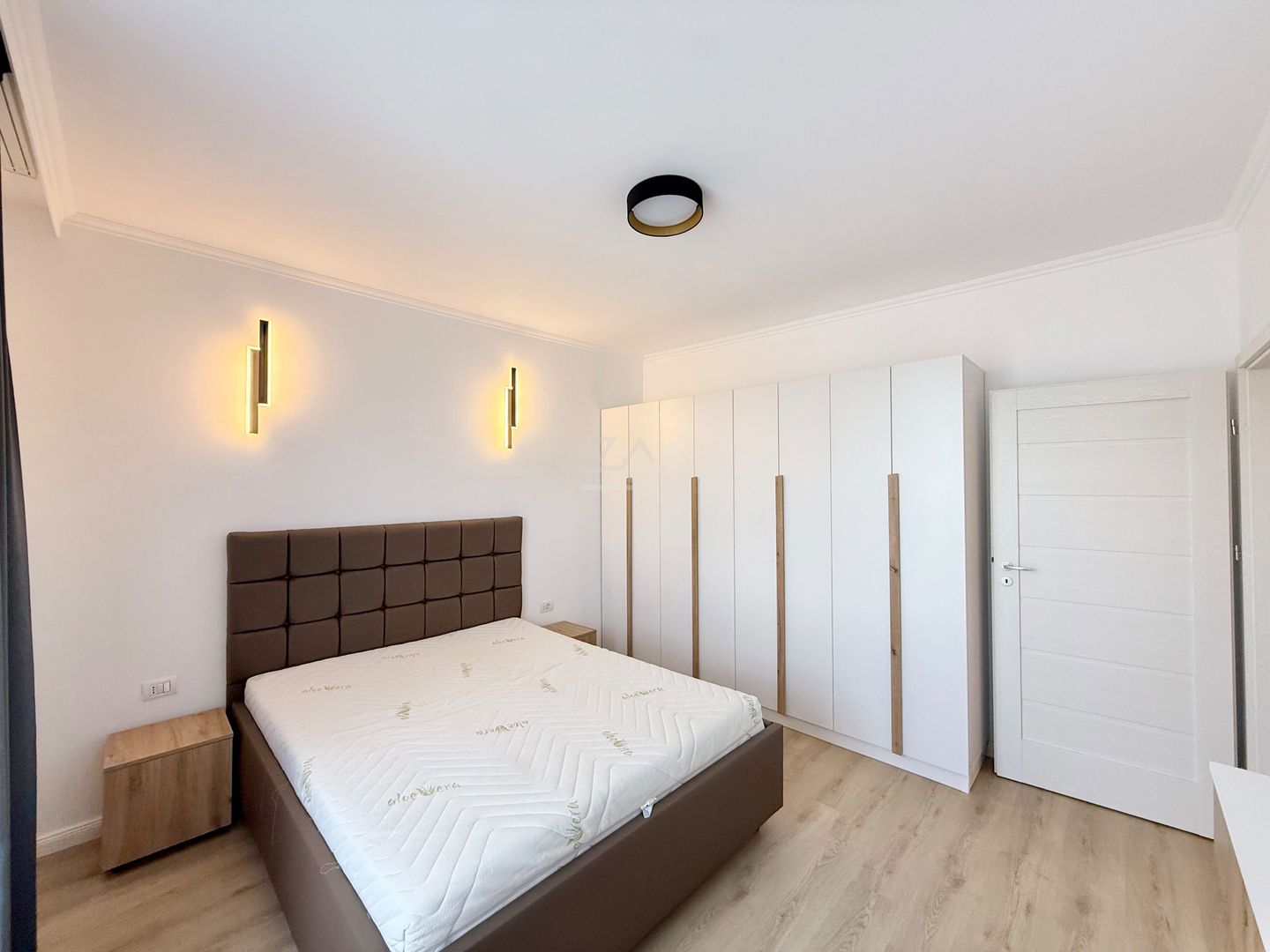 Comision 0! Bloc tip vila cu 6 apartamente si PISCINA. Mobilat si utilat complet - Poză 12