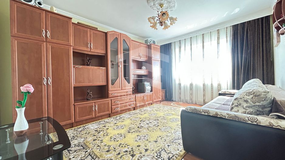 Ap. 3 camere decomandat Năvodari Str. Delfinului + loc parcare - Poză 1