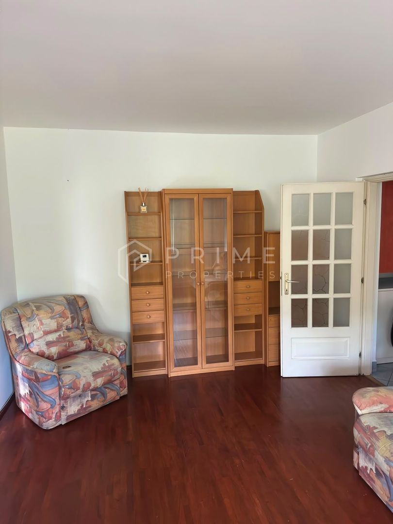DE ÎNCHIRIAT: Apartament cu 3 camere | Cartierul Cornișa (Zona Zambara - Poză 2