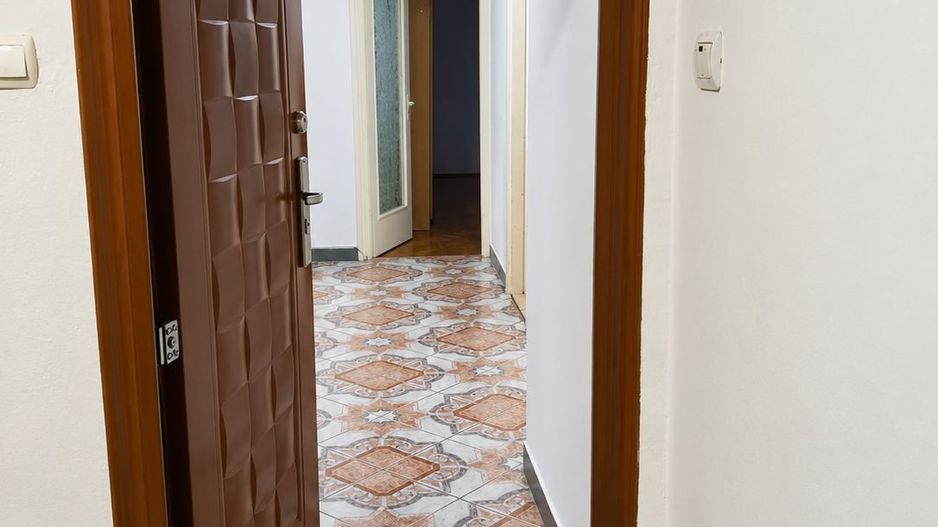 Bălcescu – Victor Babeș | 2 camere | Centrală proprie | Climă | Etaj 3 - Poză 3