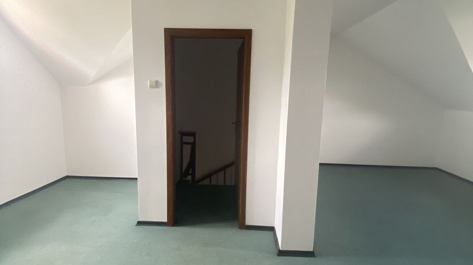 Casa de vânzare/închiriere zona Lunei - Poză 17