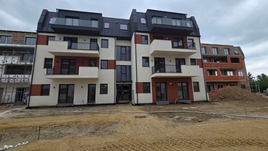 De vânzare apartament 2 camere ansamblu de locuinte Micro 9 in Satu Mare - Poză 14