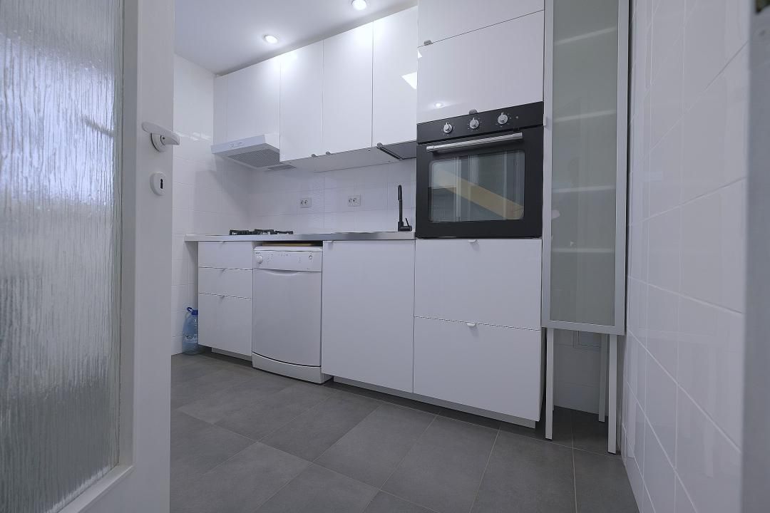 HERASTRAU, apartament deosebit, etaj 2 in bloc 2005 - Poză 15