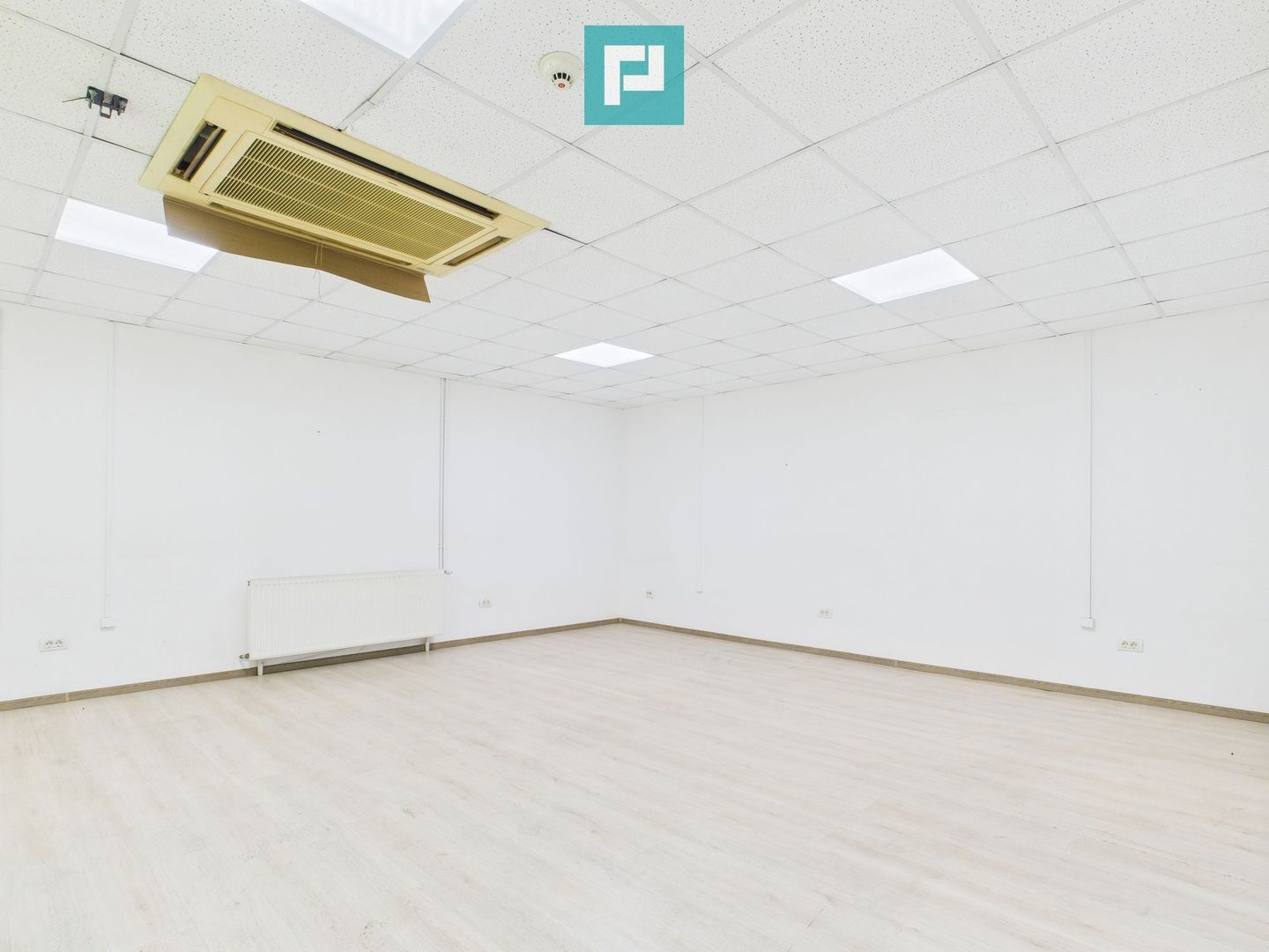 Hală și spații de birouri în Arad - Poză 3