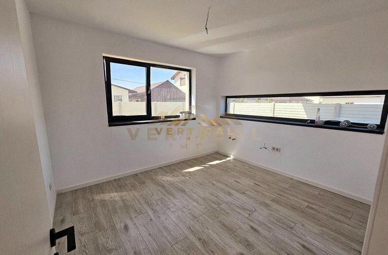 De vanzare casa 4 camere in comuna Berceni - Poză 12