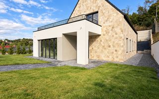 Casa individuala 6 camere, 5 bai, terasa la etaj, curte, P+ET+POD - Poză 3