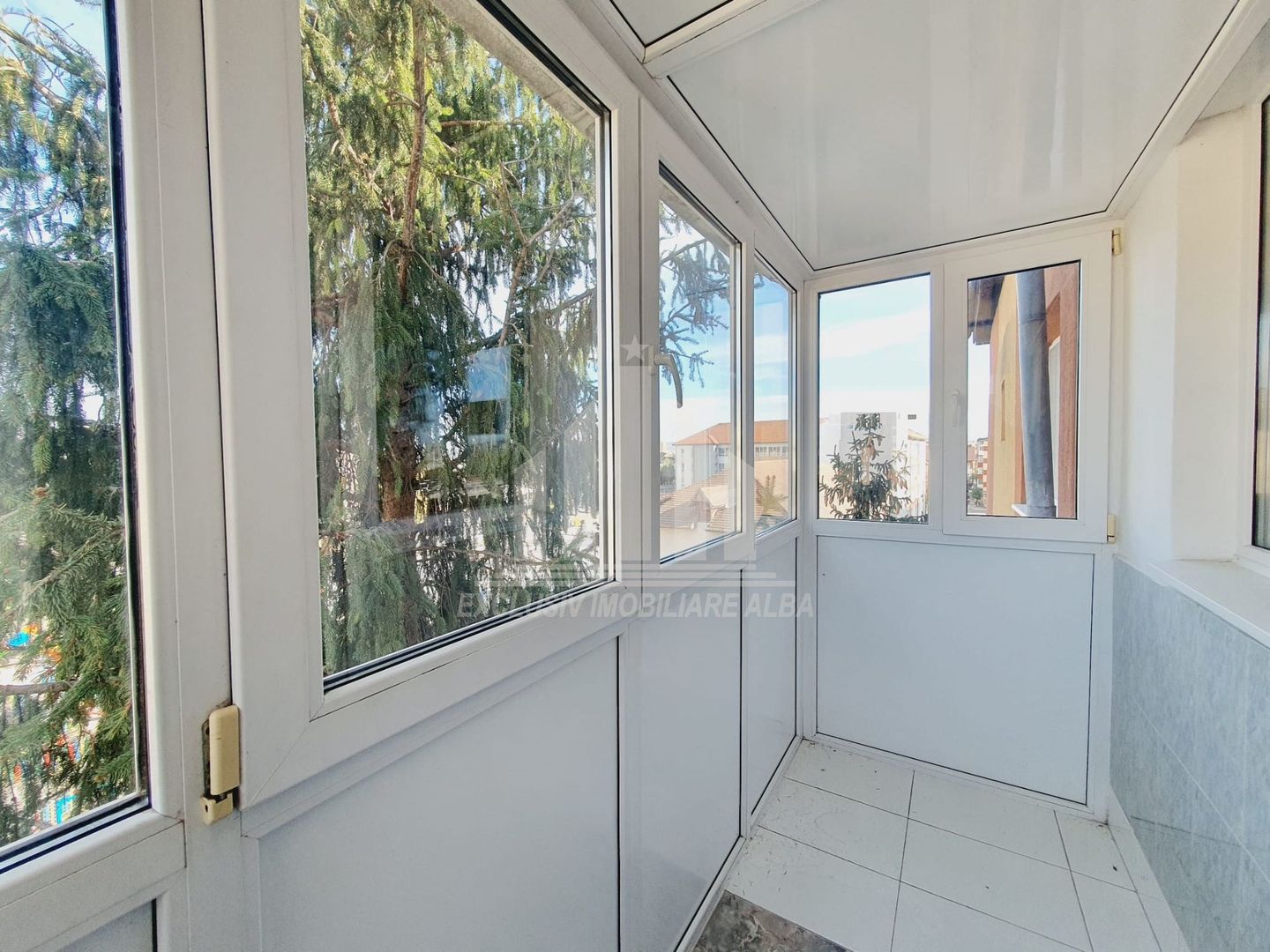 Apartament cu 3 camere decomandate, Cetate - zona Liceului Sportiv - Poză 9