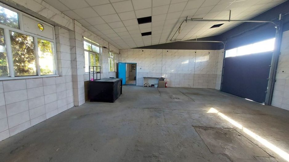 De închiriat: Hale si locuință pe 3 000 mp/ Bascov - Argeș - Poză 8