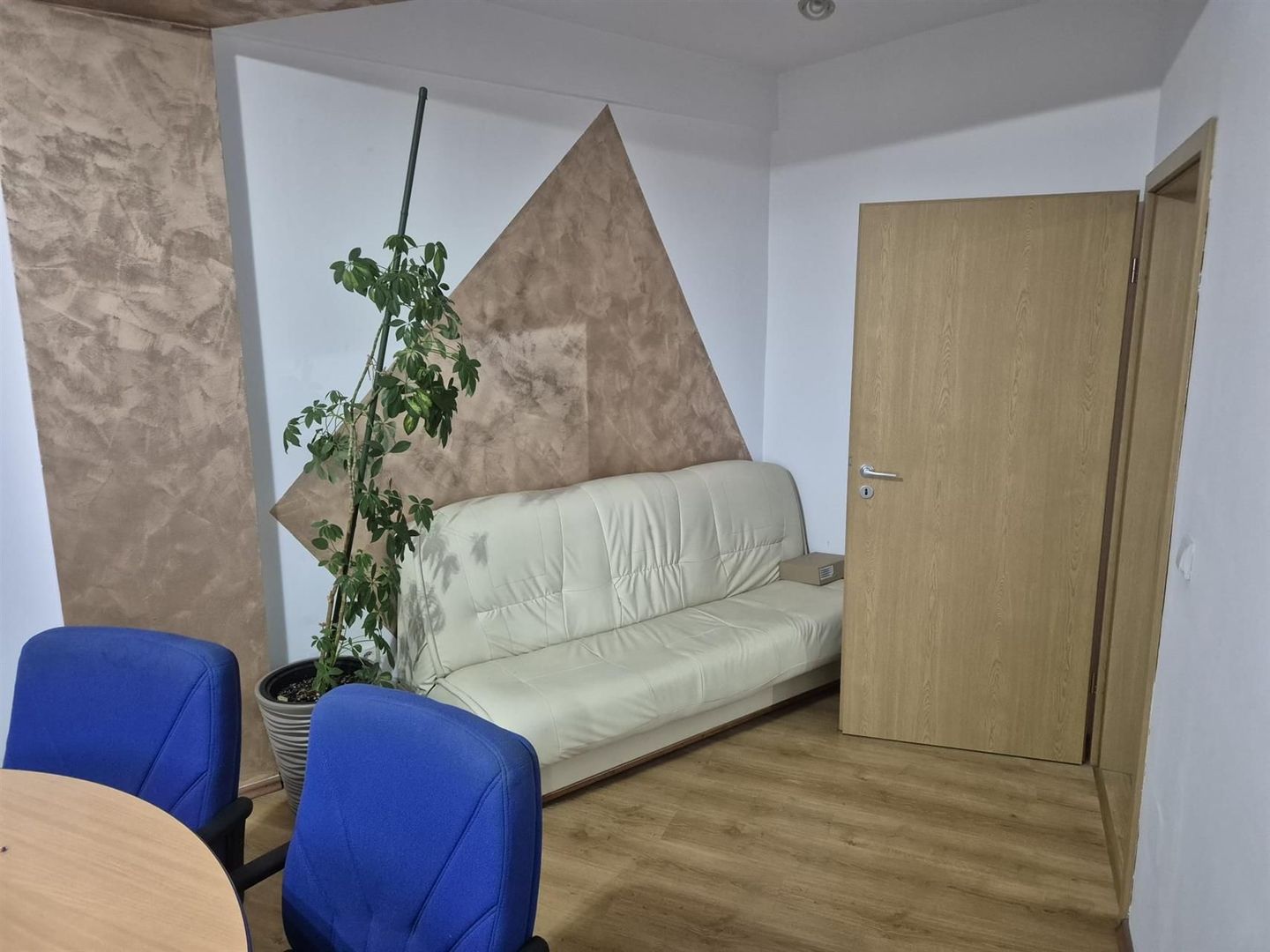 Apartament 2 camere decomandat etaj 2 Cetate 2 balcoane 62 mp. - Poză 5