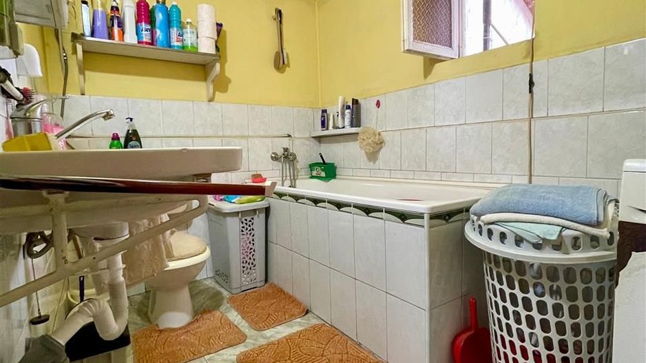 Casa in Marghita cu 4 camere - Poză 7