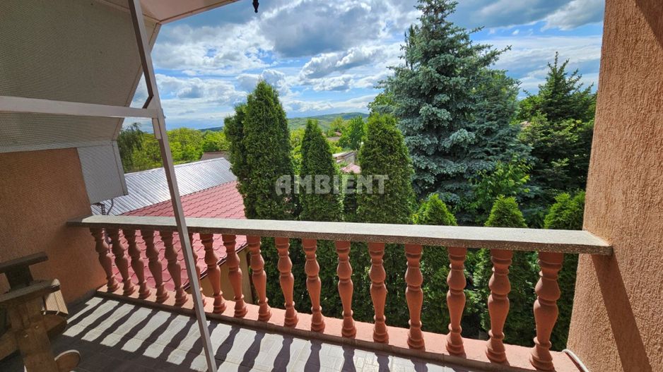 Vilă P+M mobilată și utilată,  teren 1100 mp, zona BACAOANI; - Poză 2