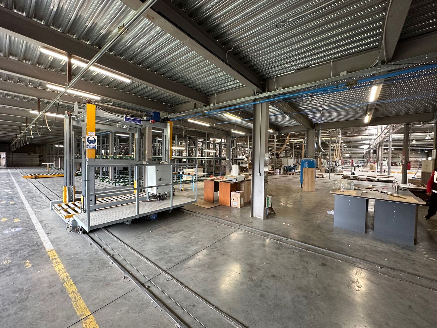 Hala pentru producție + birouri   10.000 mp - Poză 12