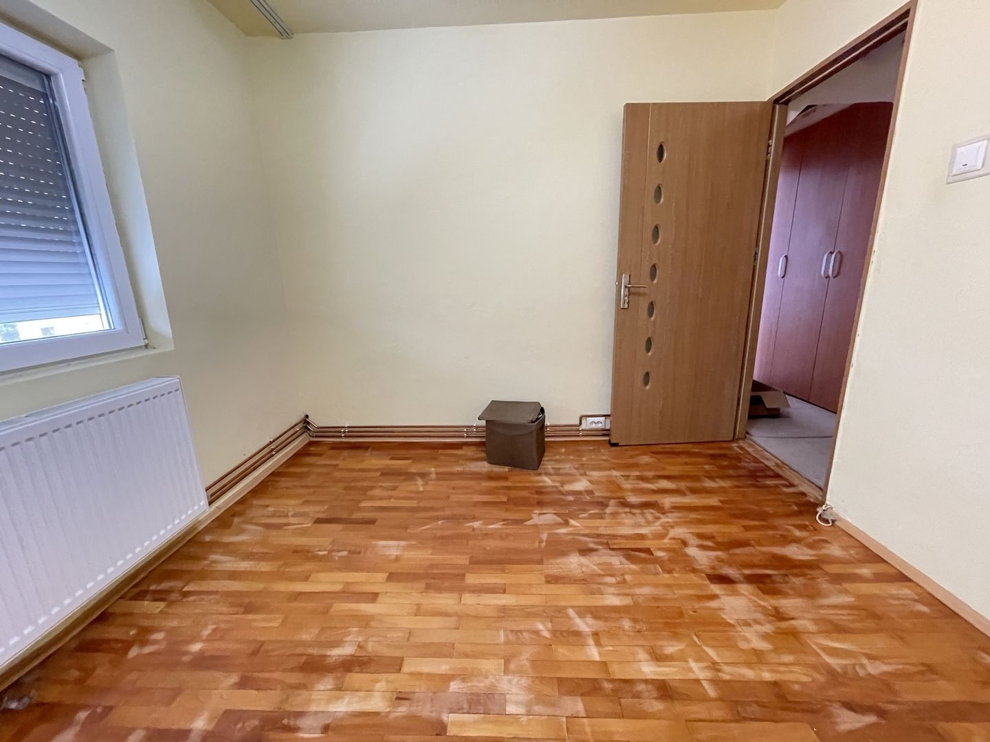 Apartament cu trei camere în bloc izolat -zona Aradului - Poză 17