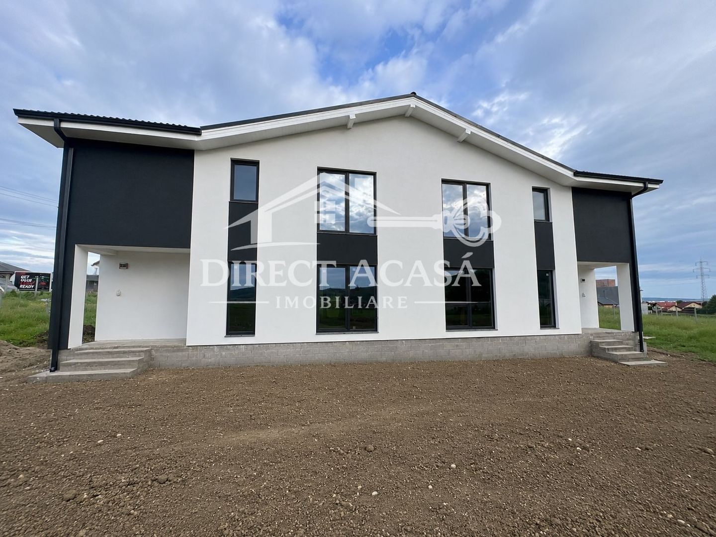 Duplex premium 4 camere cu teren 420 mp Santana De Mures - Poză 1