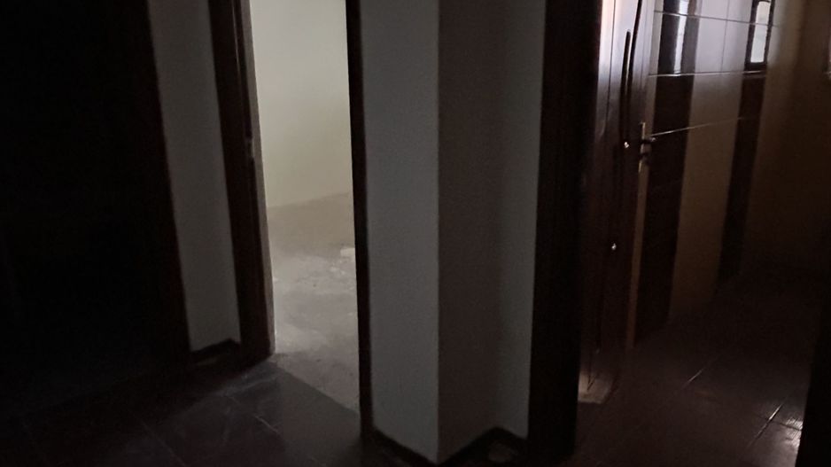 Gorsoniera, total decomandată, cu loc de parcare, bloc 2012 - Poză 8