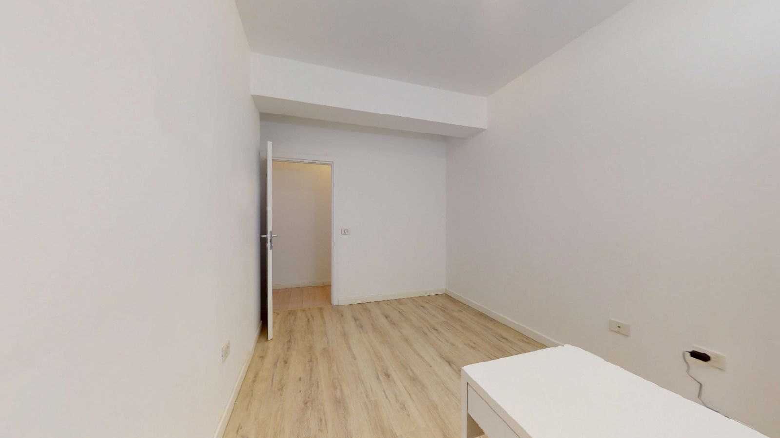 Apartament cu 4 camere de vânzare în Unirii, Bucuresti - Poză 25