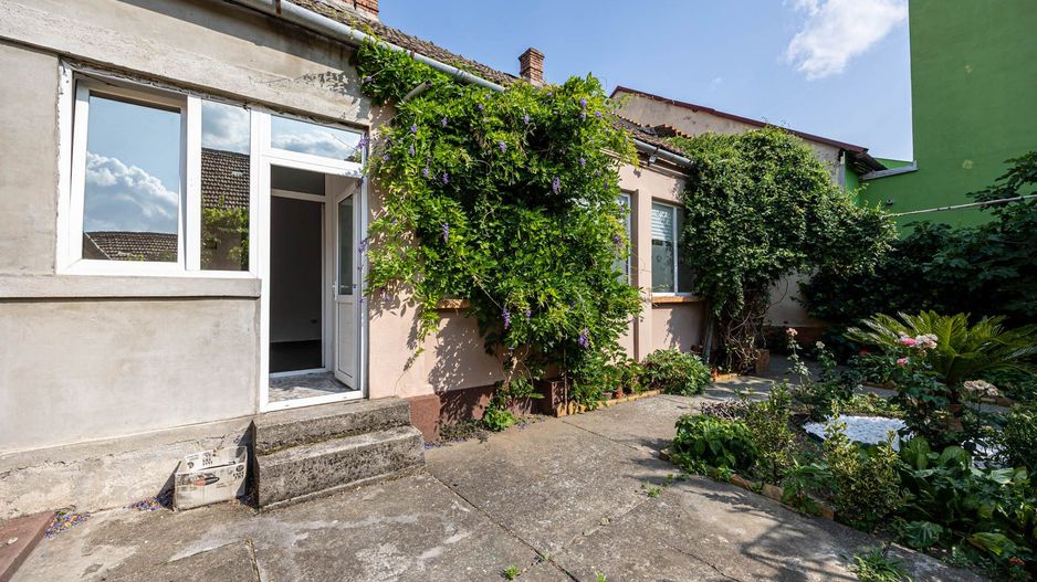 Locație excelentă: Spațiu comercial  Reprezentanță sau Închiriere. - Poză 6