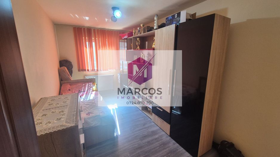 Vand apartament 3 camere Micro 3 - Poză 2