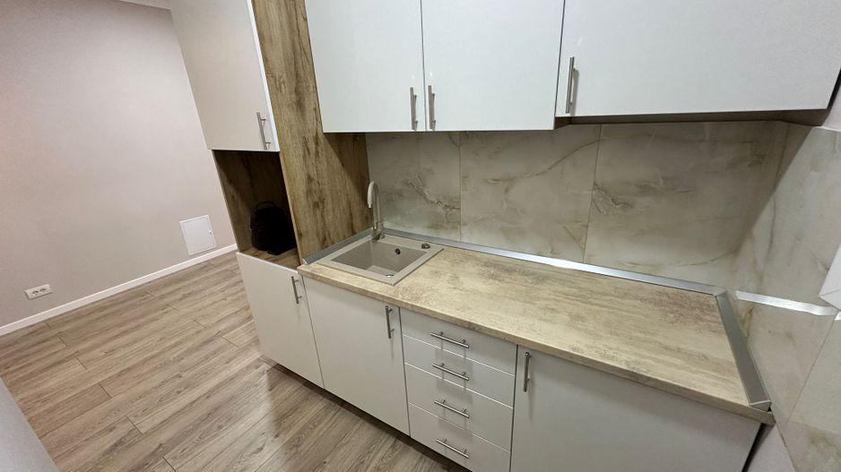 Spatiu 3 Camere 97Mp Pretabil Firma Universitate Cartierul Armenesc - Poză 2