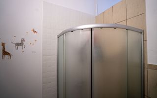 Apartament central de vânzare – la curte comună - Oradea - Poză 6