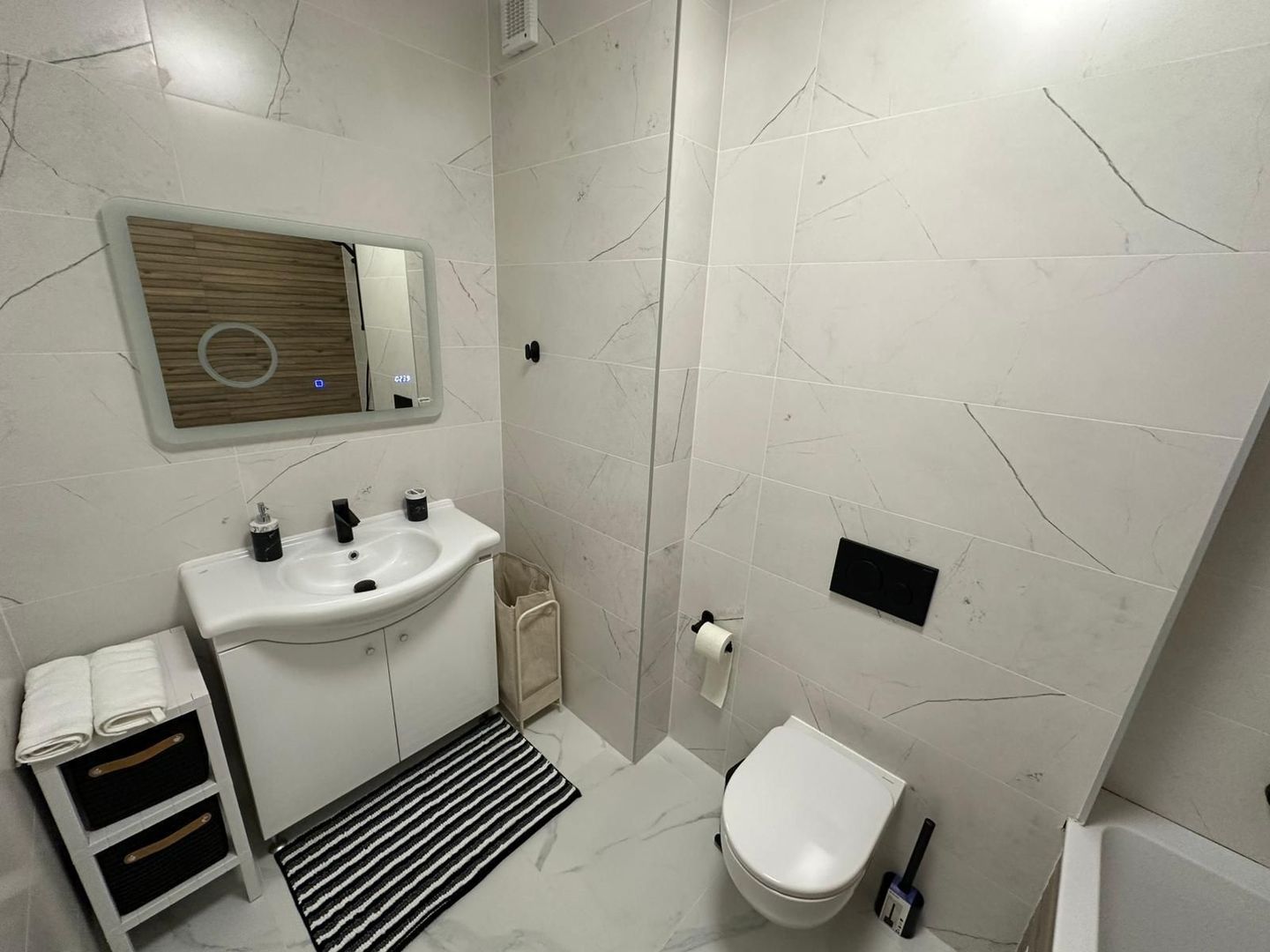 2 camere Titan  Gura Calitei Astorium Life 2 locuri parcare - Poză 15