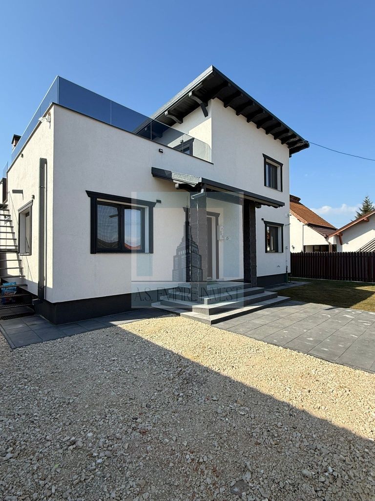 Casă / Villa finalizată, 350 mp teren - zona Sanpetru/Brașov - Poză 1