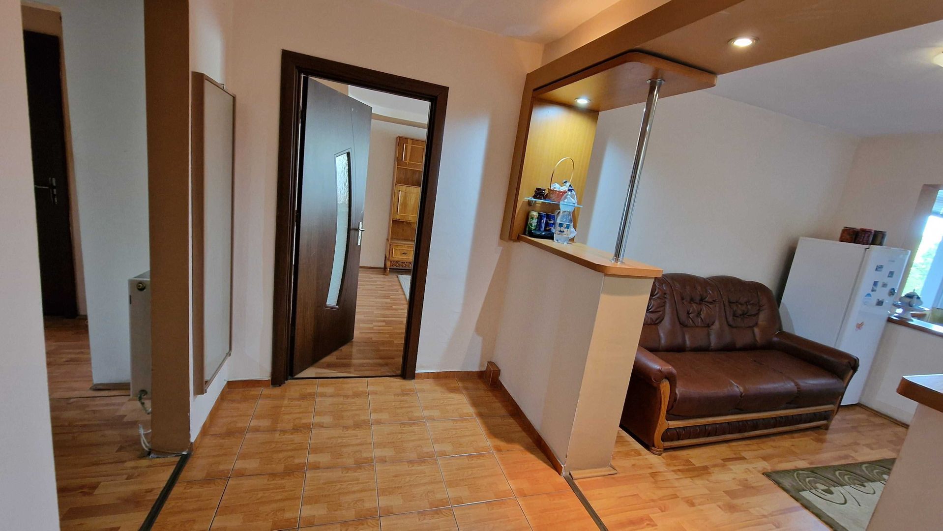 Apartament 3 camere decomandat  zona Big Nou etaj 3/4 - Poză 2