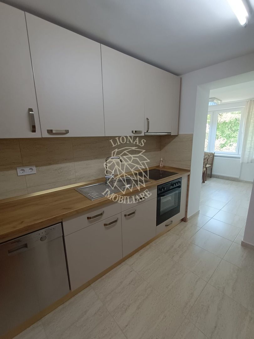 Apartament 4 camere 100 mp+balcon-etaj 2-parcare-Ultracentral - Poză 4