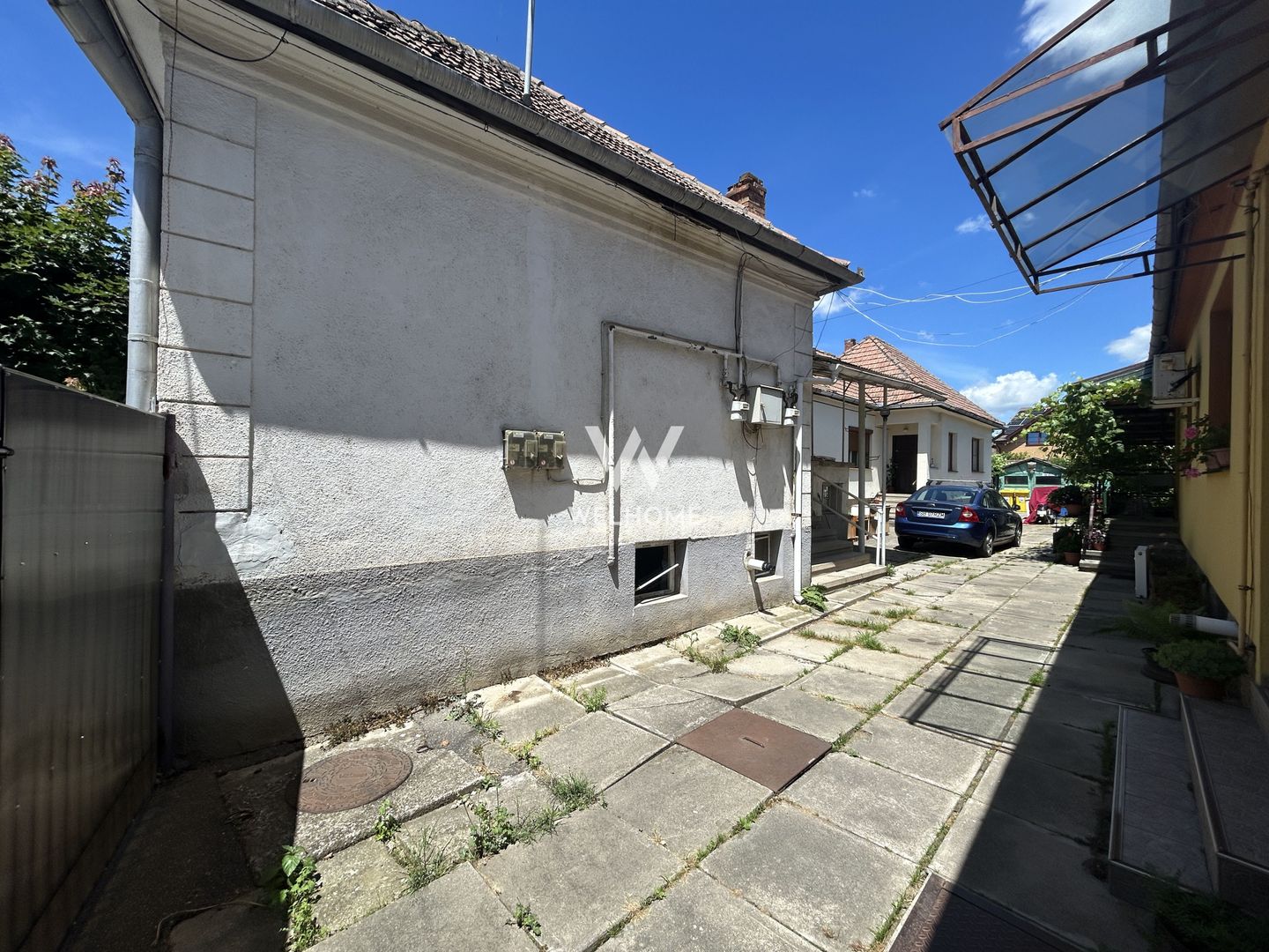 Casa in Piata Cluj, P+Demisol, curte comuna - Poză 8