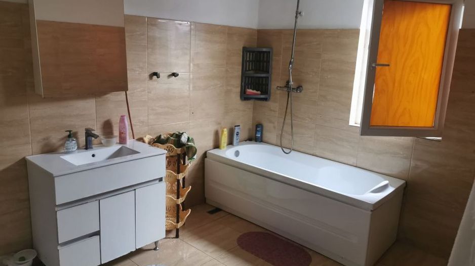 Casa de vanzare - comuna Pielesti - Poză 9